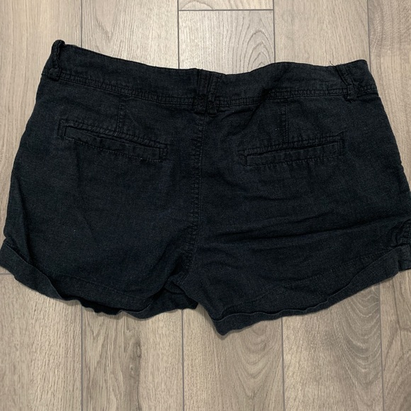 Black linen shorts - Picture 2 of 2